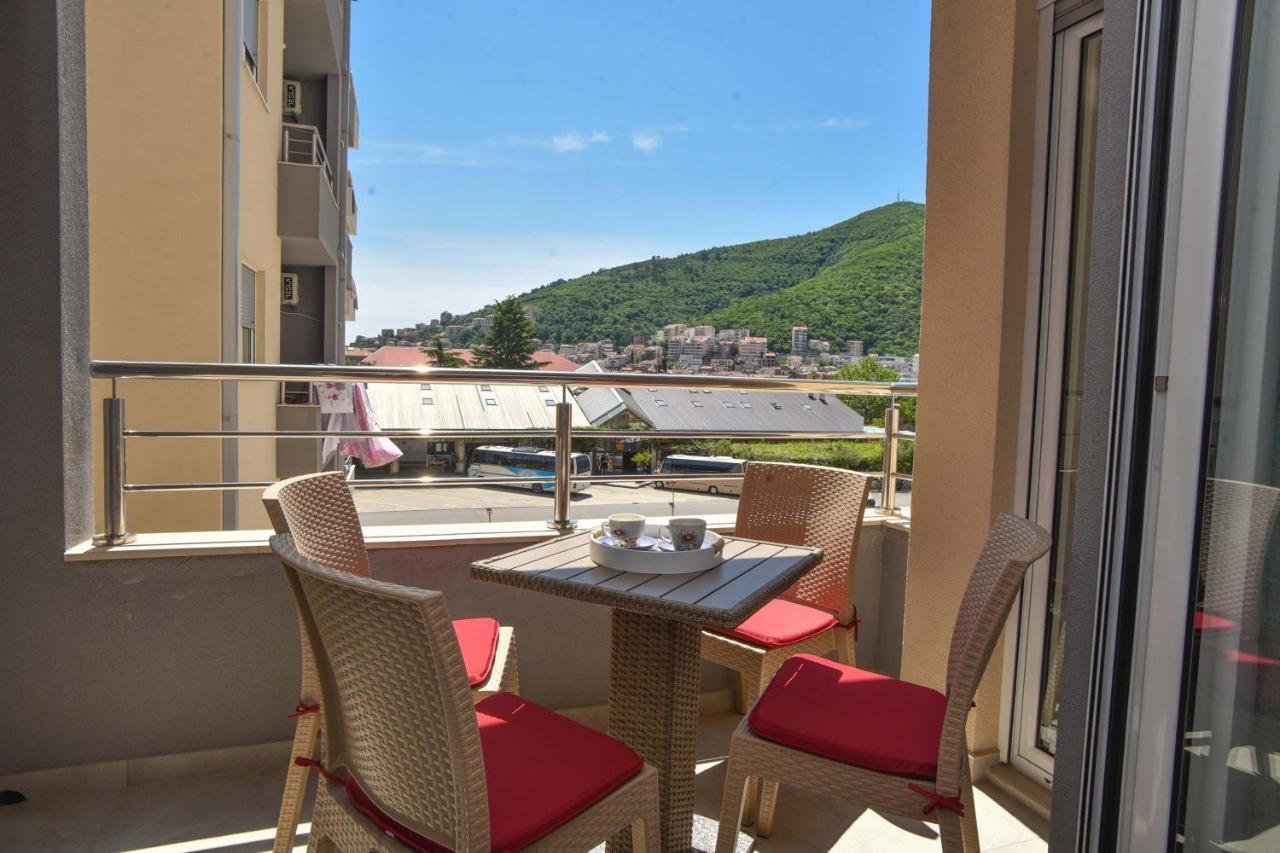 Azure Apartments Budva Exteriör bild